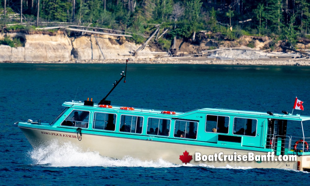 Cruising on the Banff Lake Boat Cruise